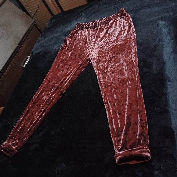 super soft! burgundy pants with pockets - Picture 8 of 8